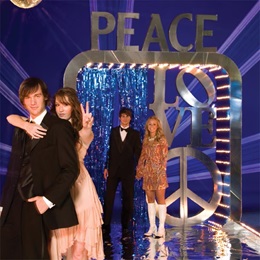 Peace & Love Entrance Arch Kit